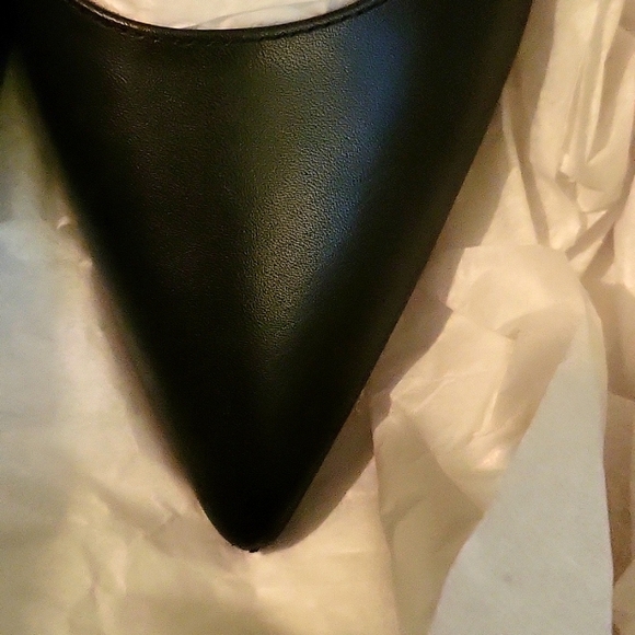 Heels - Picture 8 of 11